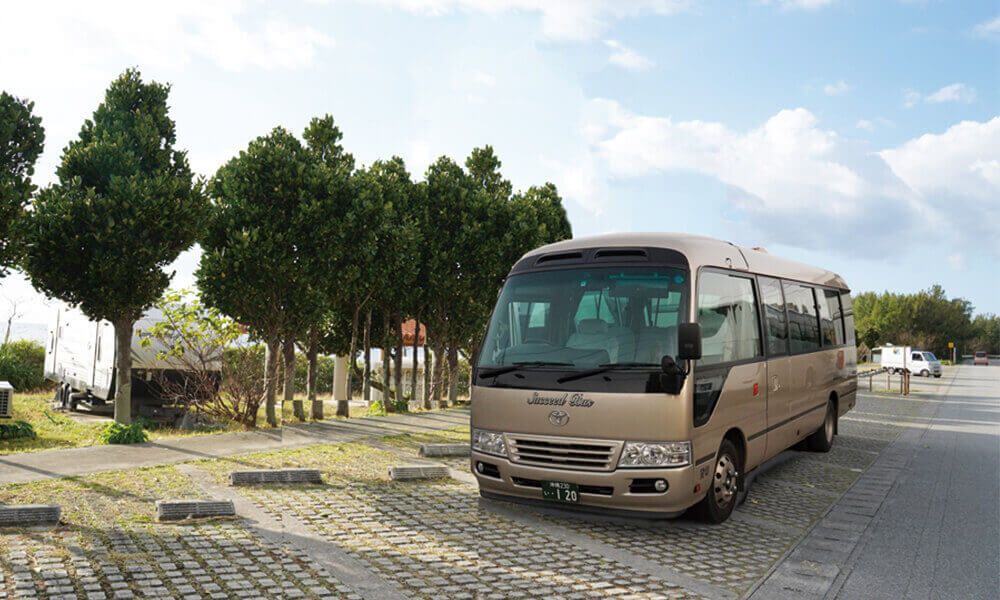 沖縄の貸切観光マイクロバス